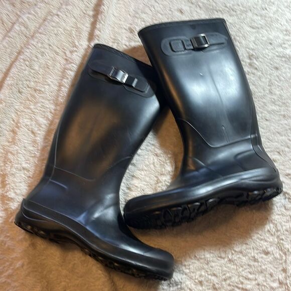 Men’s midcalf kamik rain boots size 6 main image 8